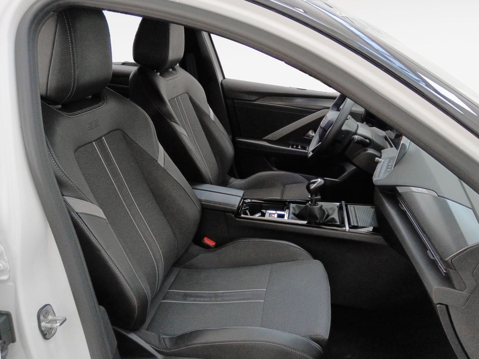 Opel Astra 1.2 Turbo XHT GS - foto 12
