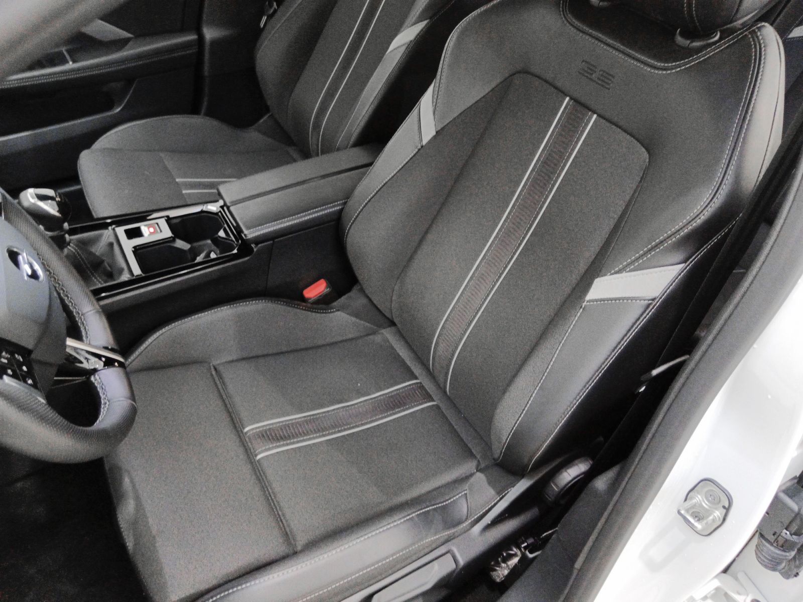 Opel Astra 1.2 Turbo XHT GS - foto 21