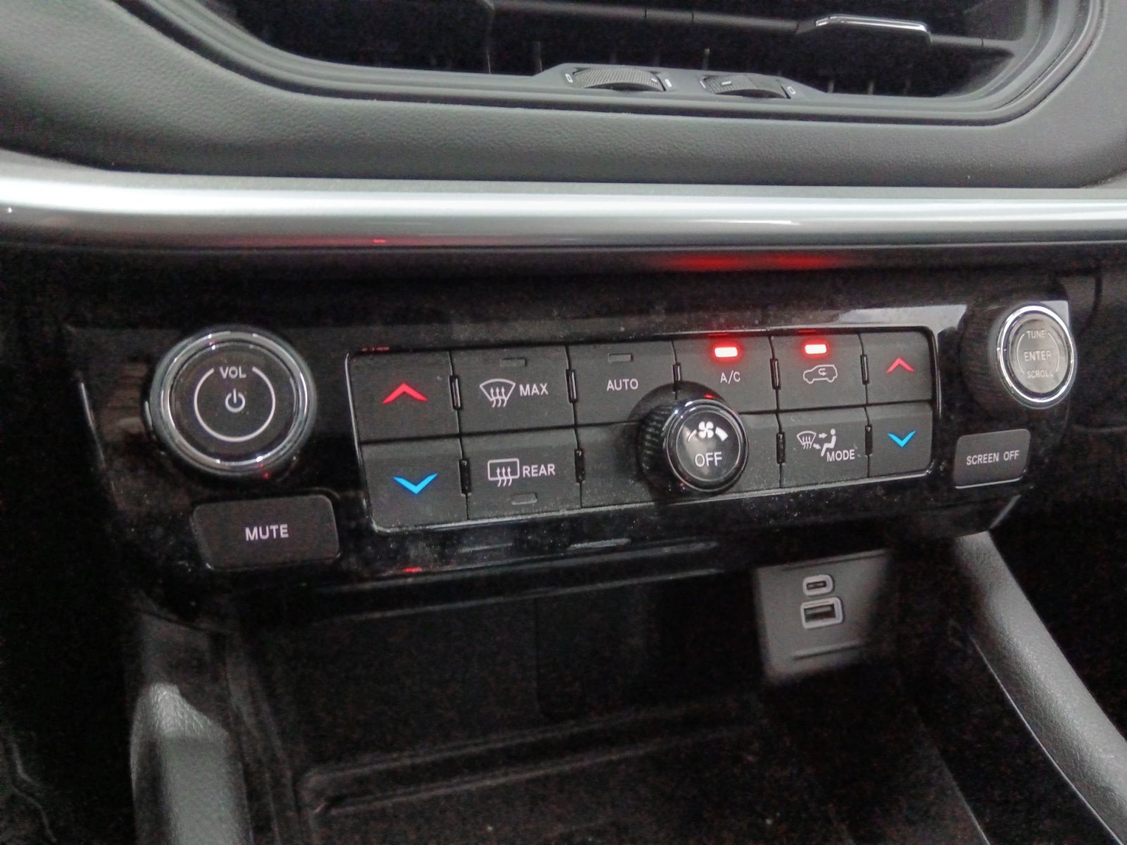 Jeep Compass 1.3 PHEV Limited AWD - foto 21