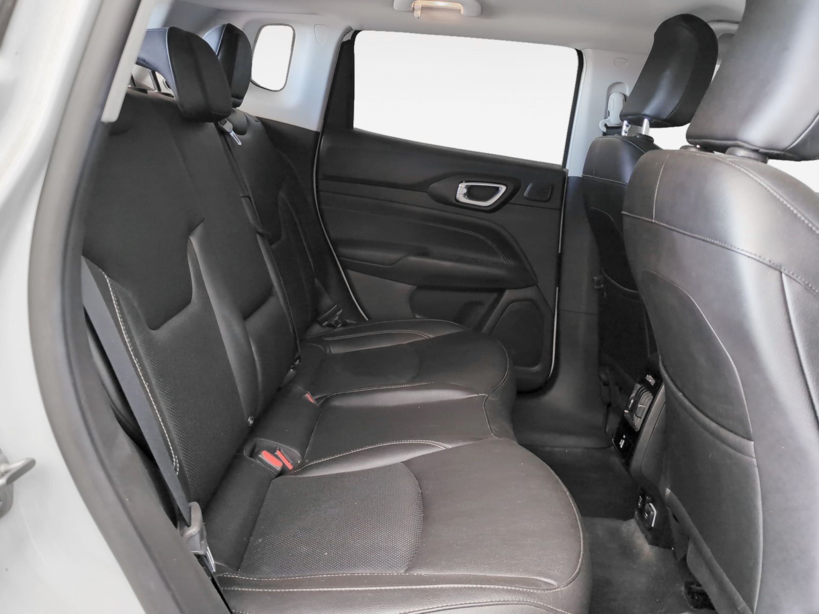 Jeep Compass 1.3 PHEV S AWD - foto 11