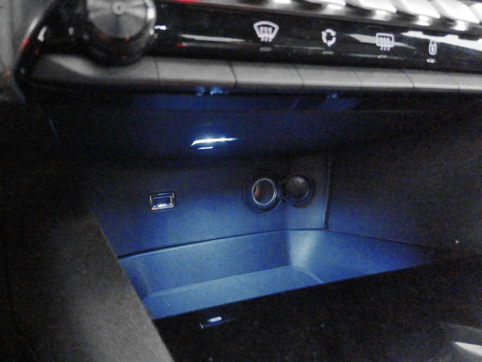 Peugeot 3008 PureTech 130 Allure Pack - foto 23