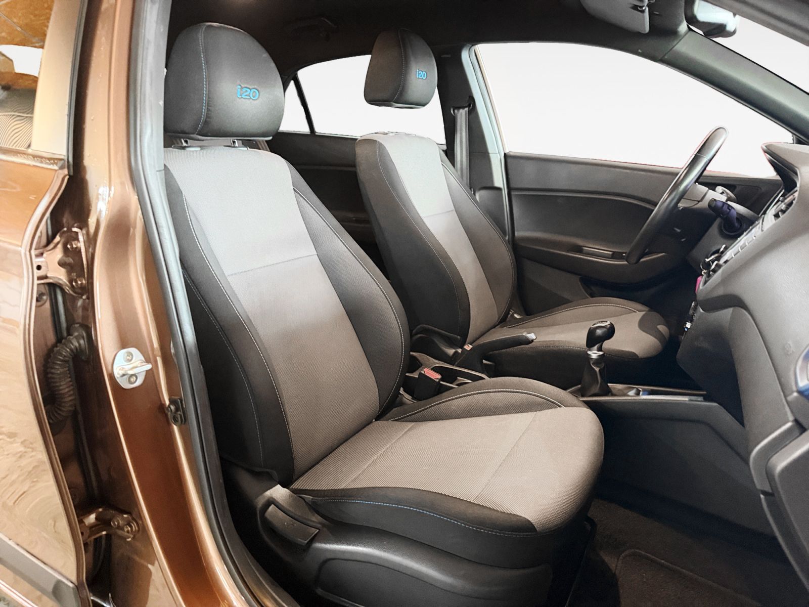 Hyundai i20 1.2 MPI Essence - foto 13