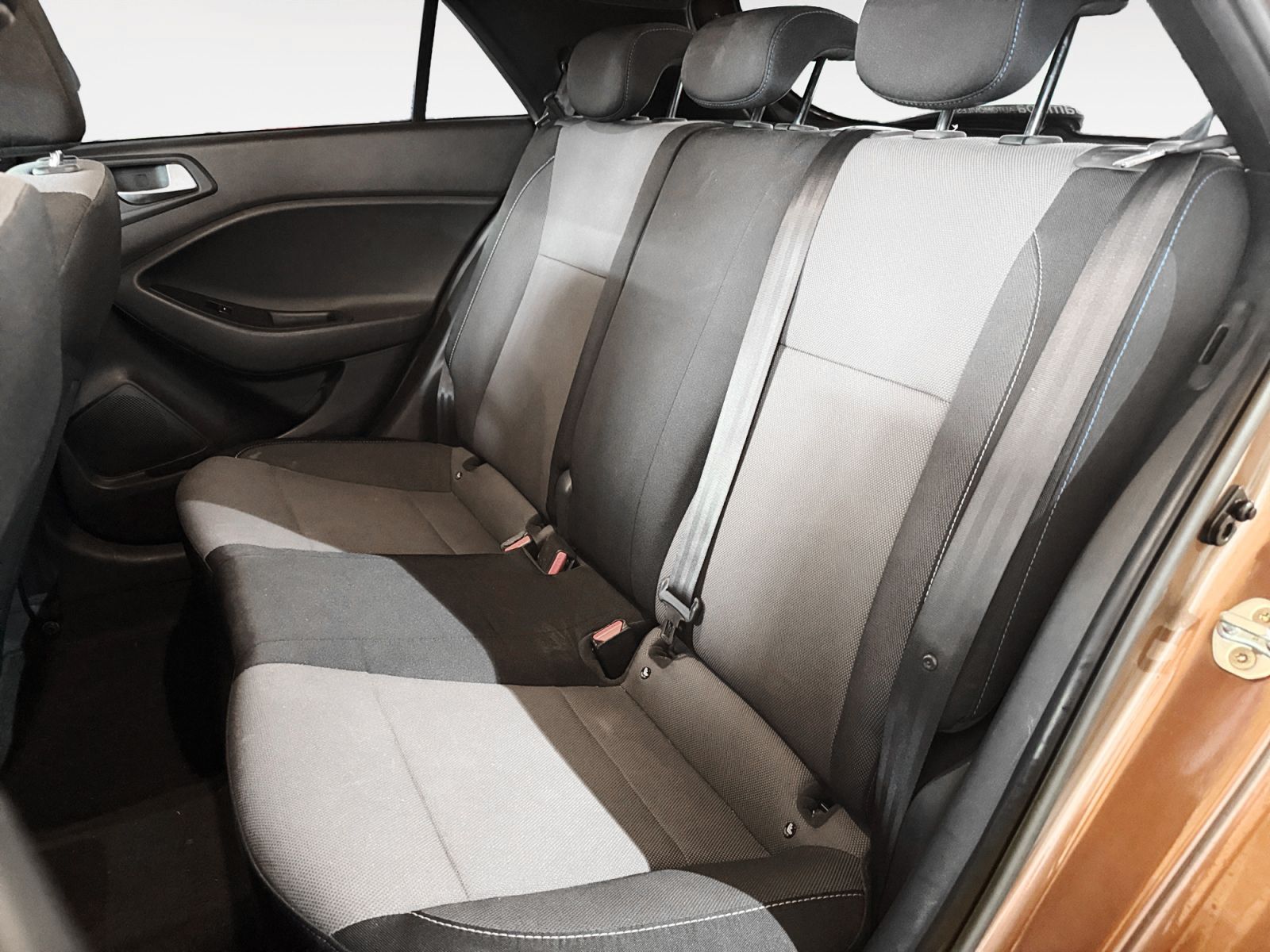 Hyundai i20 1.2 MPI Essence - foto 12