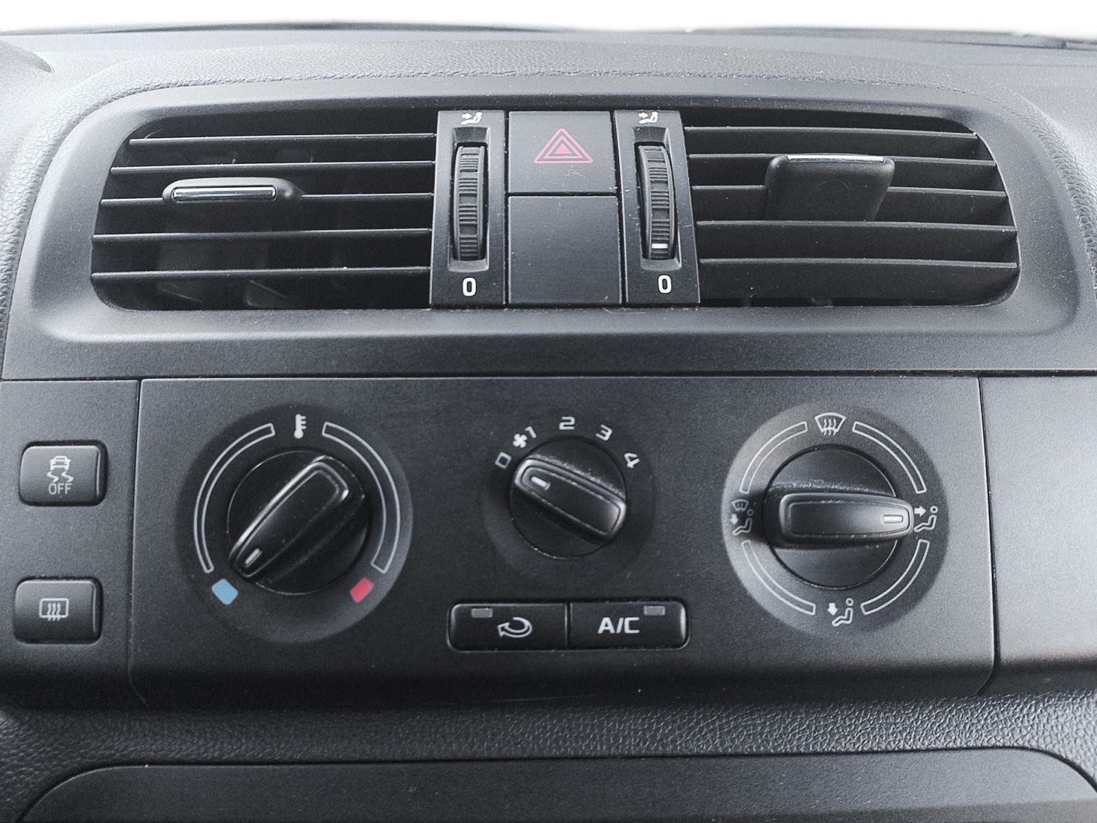 Škoda Fabia 1.2 Ambition - foto 18