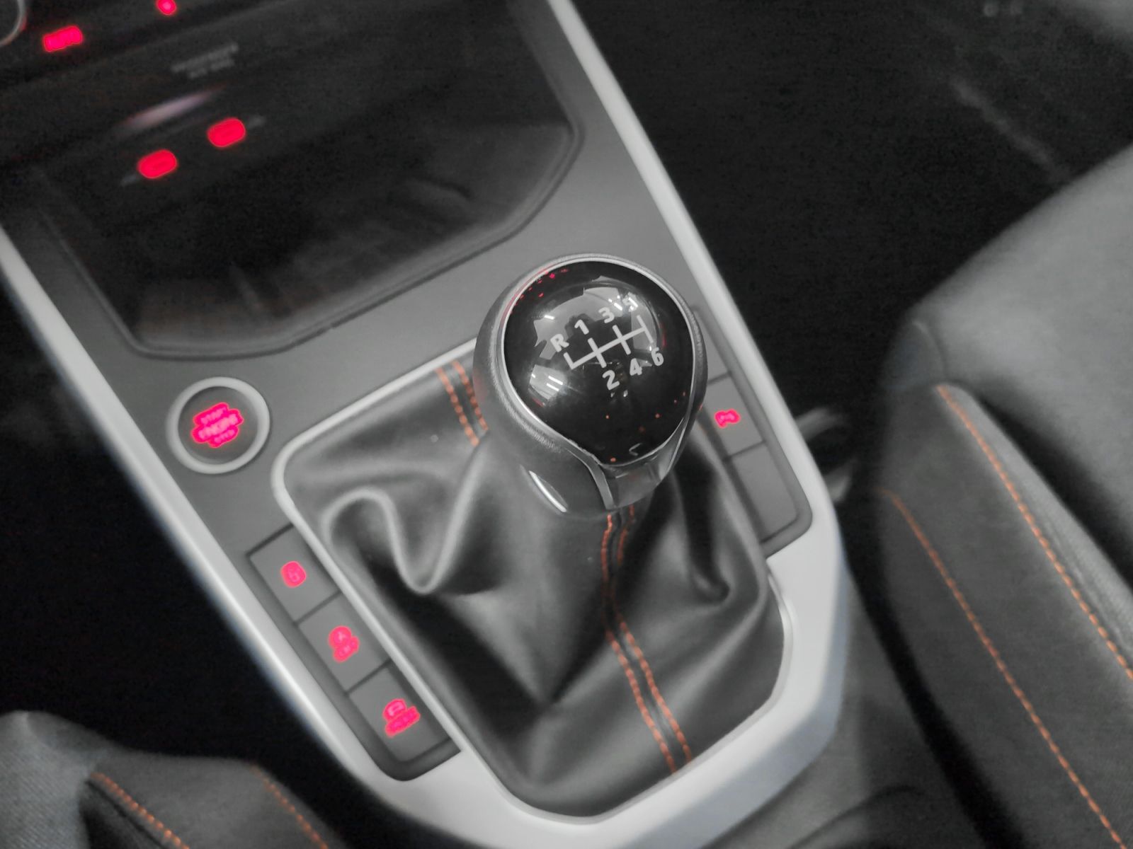 SEAT Arona 1.0 TSI FR XM - foto 14
