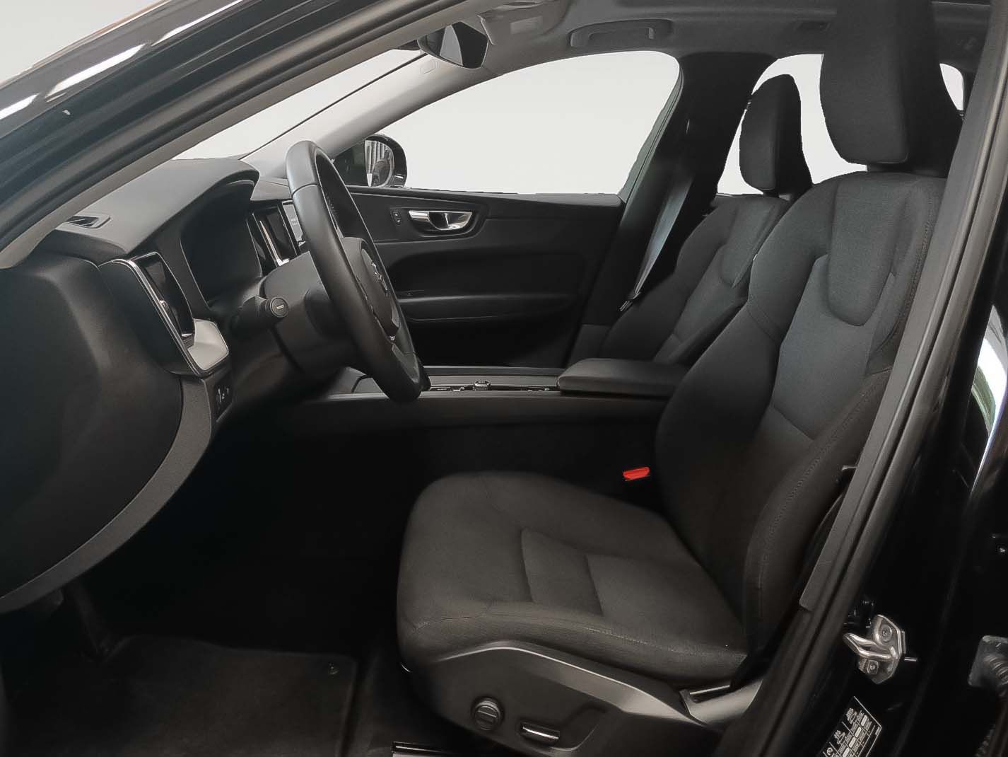 Volvo XC60 T6 AWD Recharge R-Design Expression - foto 13
