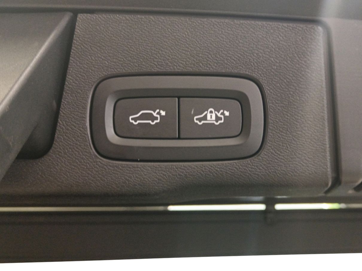 Volvo XC60 T6 AWD Recharge R-Design Expression - foto 16