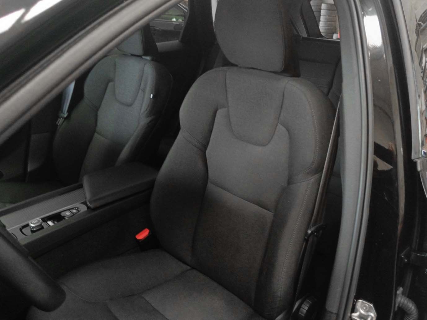 Volvo XC60 T6 AWD Recharge R-Design Expression - foto 25