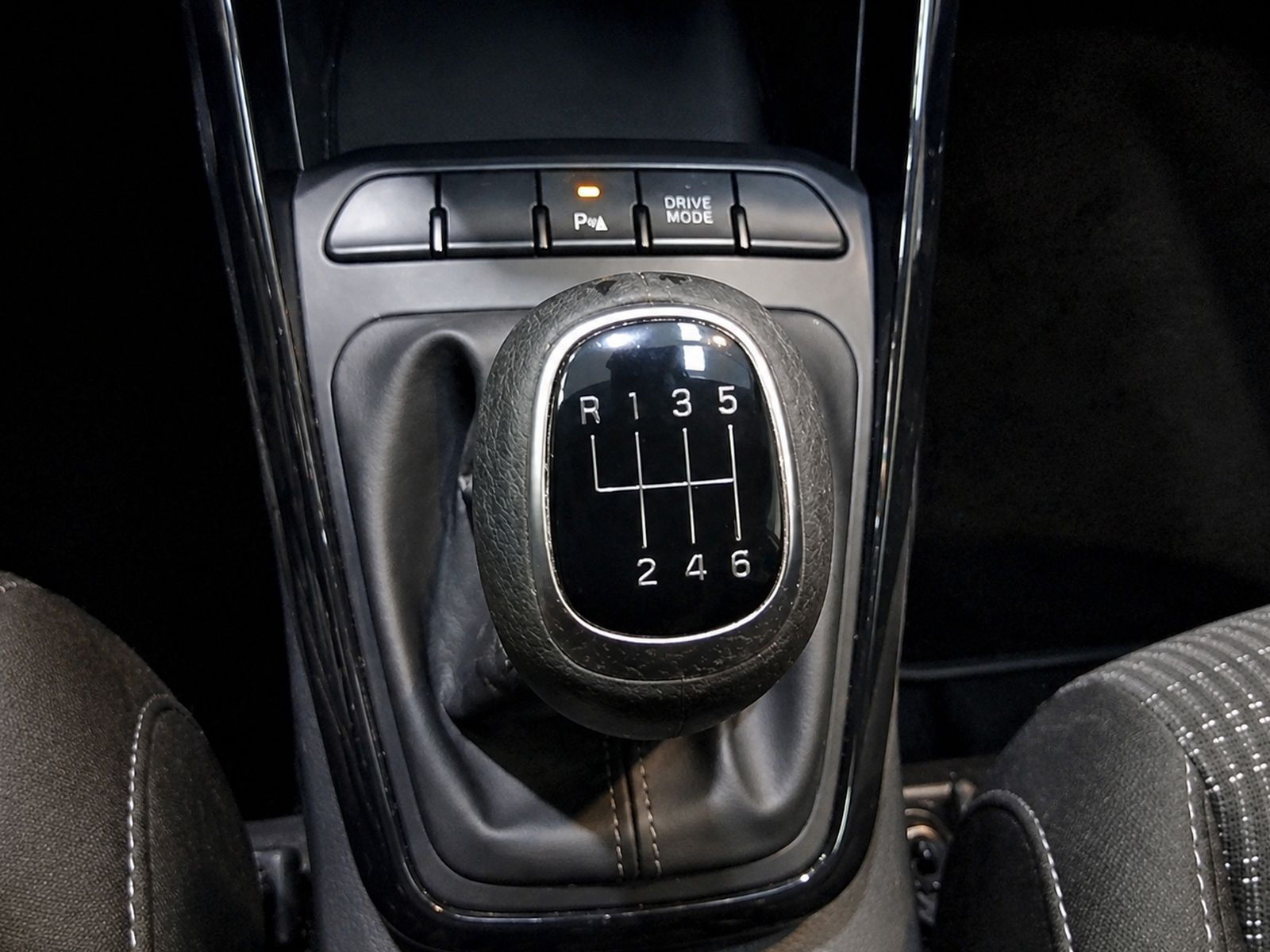 Kia Stonic 1.0 T-GDi MHEV Drive iMT - foto 14