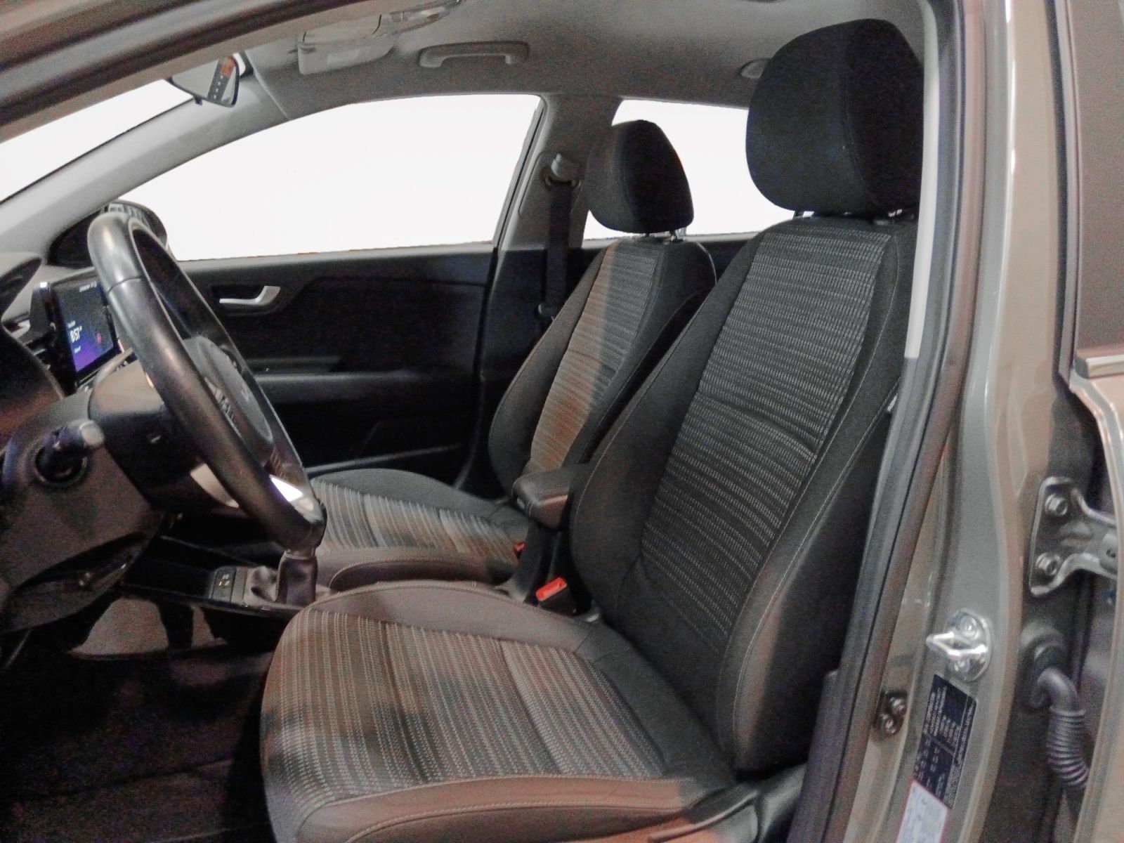 Kia Stonic 1.0 T-GDi MHEV Drive iMT - foto 12