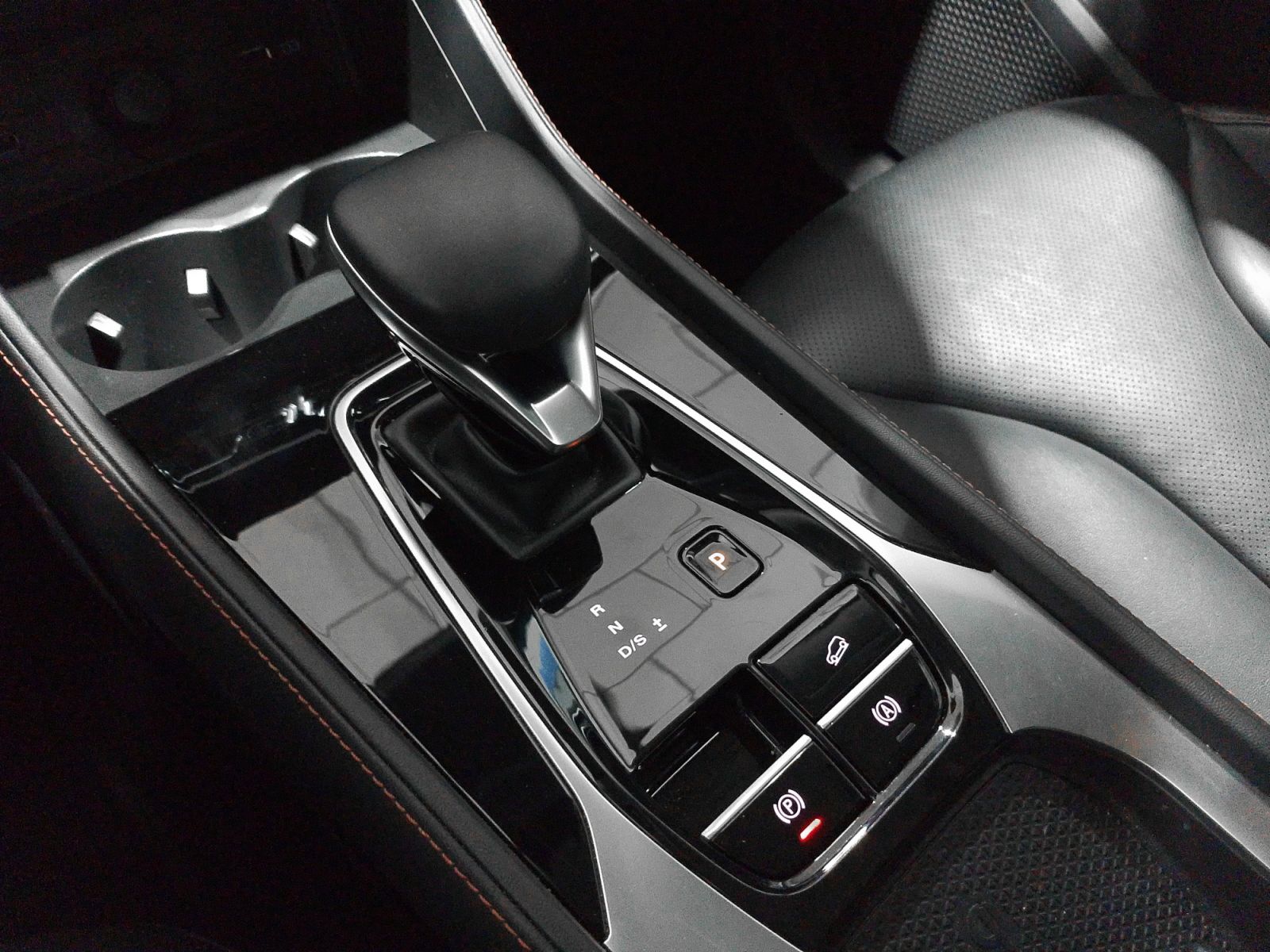 MG HS 1.5 T-GDi Luxury DCT - foto 15