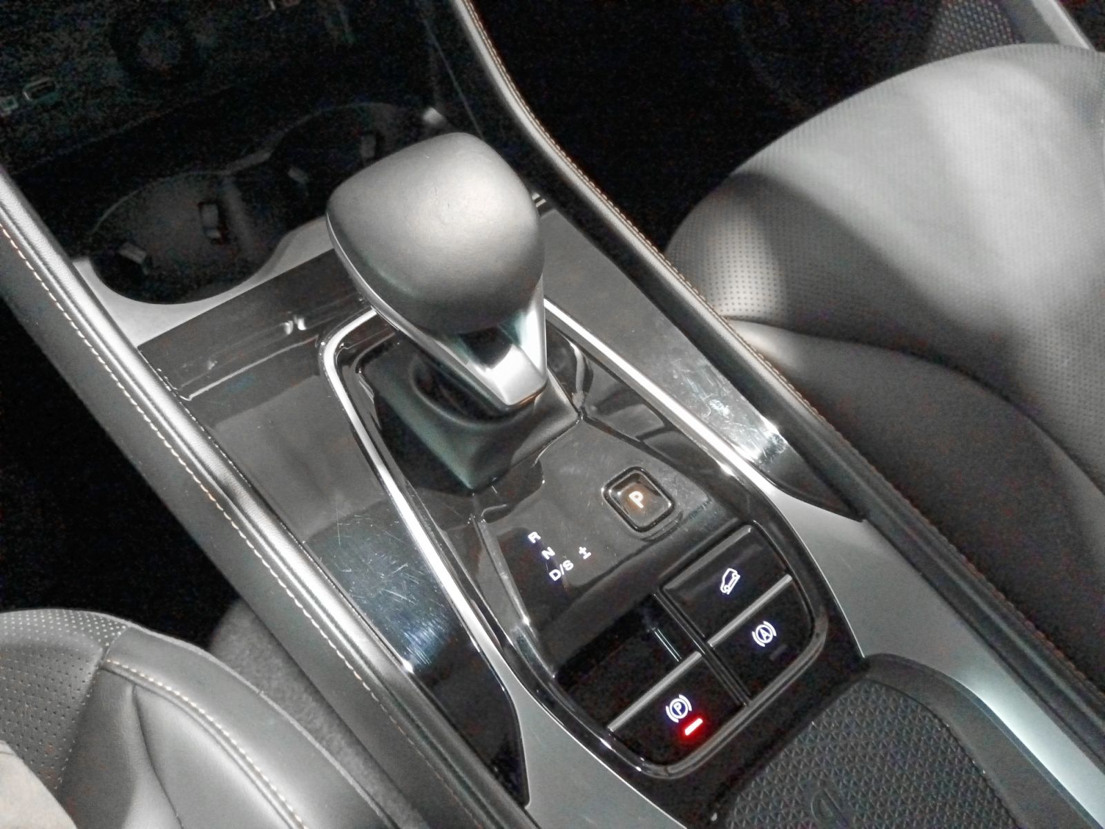 MG HS 1.5 T-GDi Luxury DCT - foto 15
