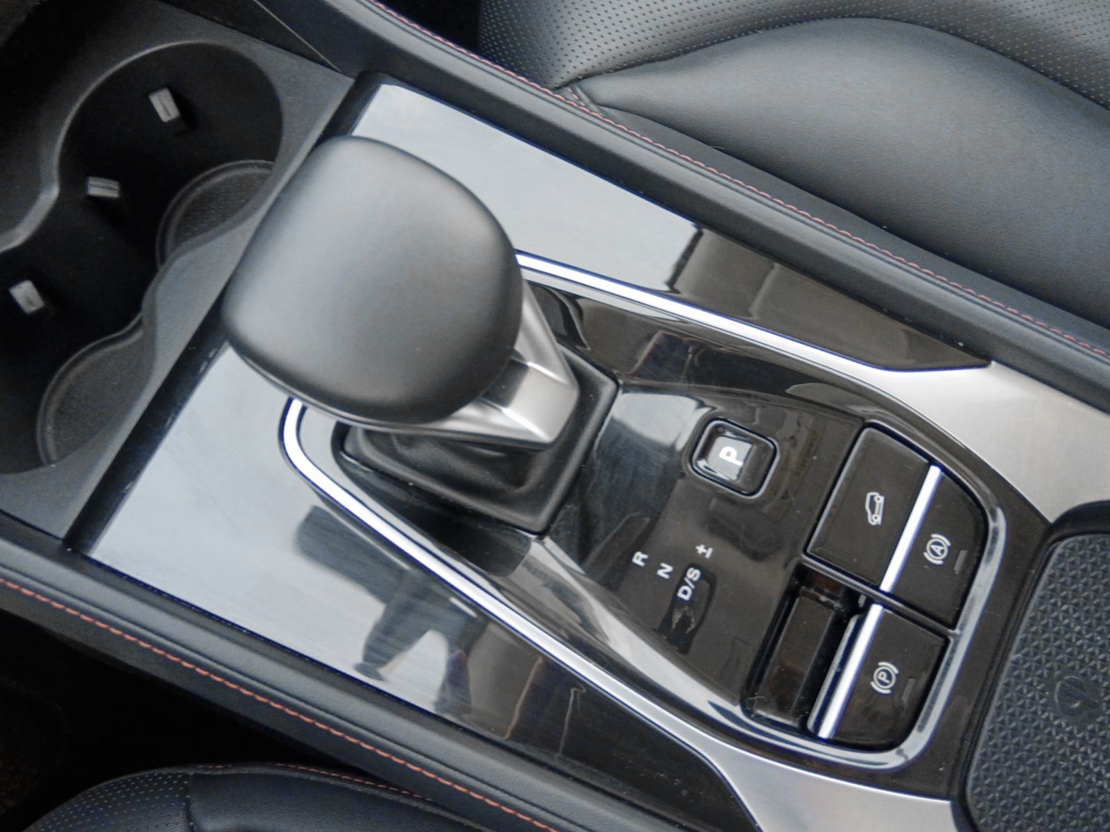 MG HS 1.5 T-GDi Luxury DCT - foto 15