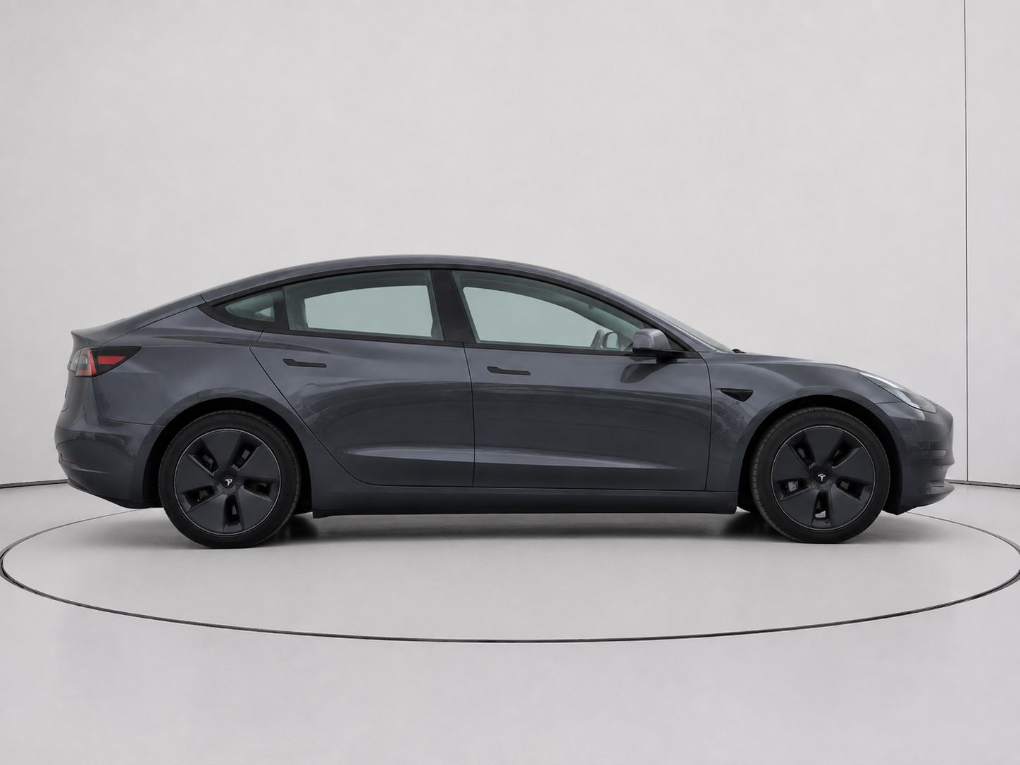 Tesla Model 3 RWD - foto 2