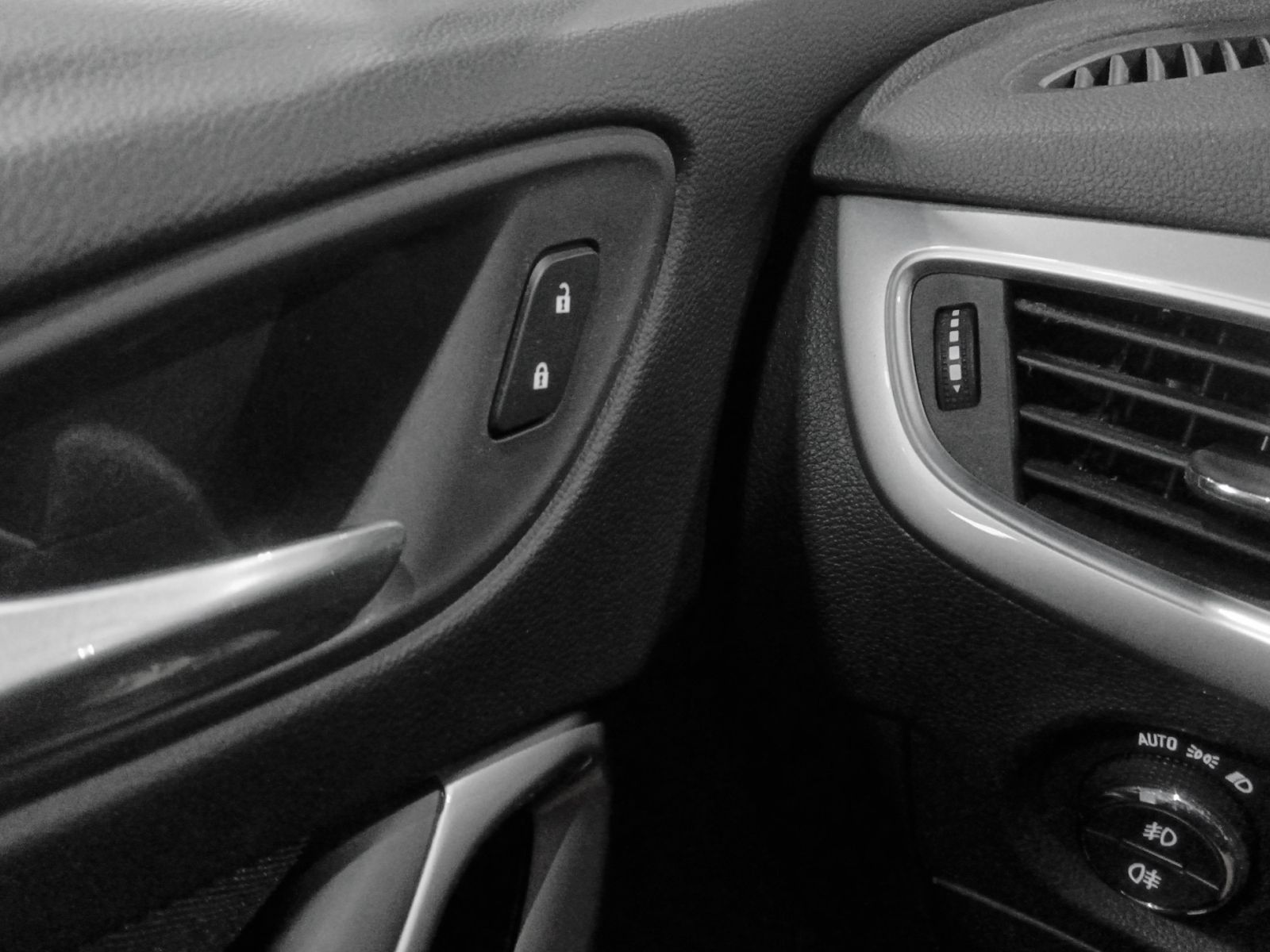 Opel Astra 1.2 Turbo SHL GS Line - foto 23
