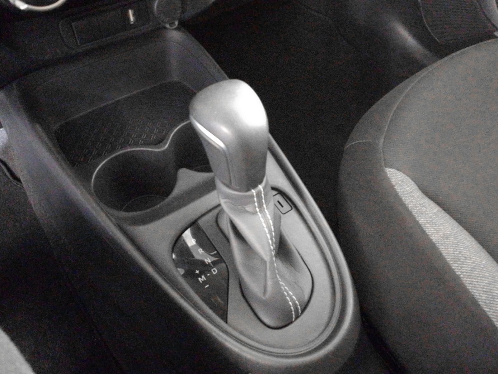 Toyota Aygo X 1.0 VVT-I Undercover CVT - foto 14