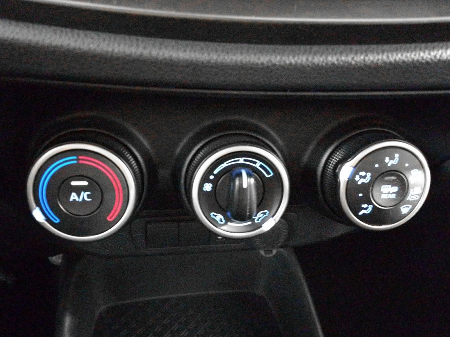 Toyota Aygo X 1.0 VVT-I Undercover CVT - foto 19