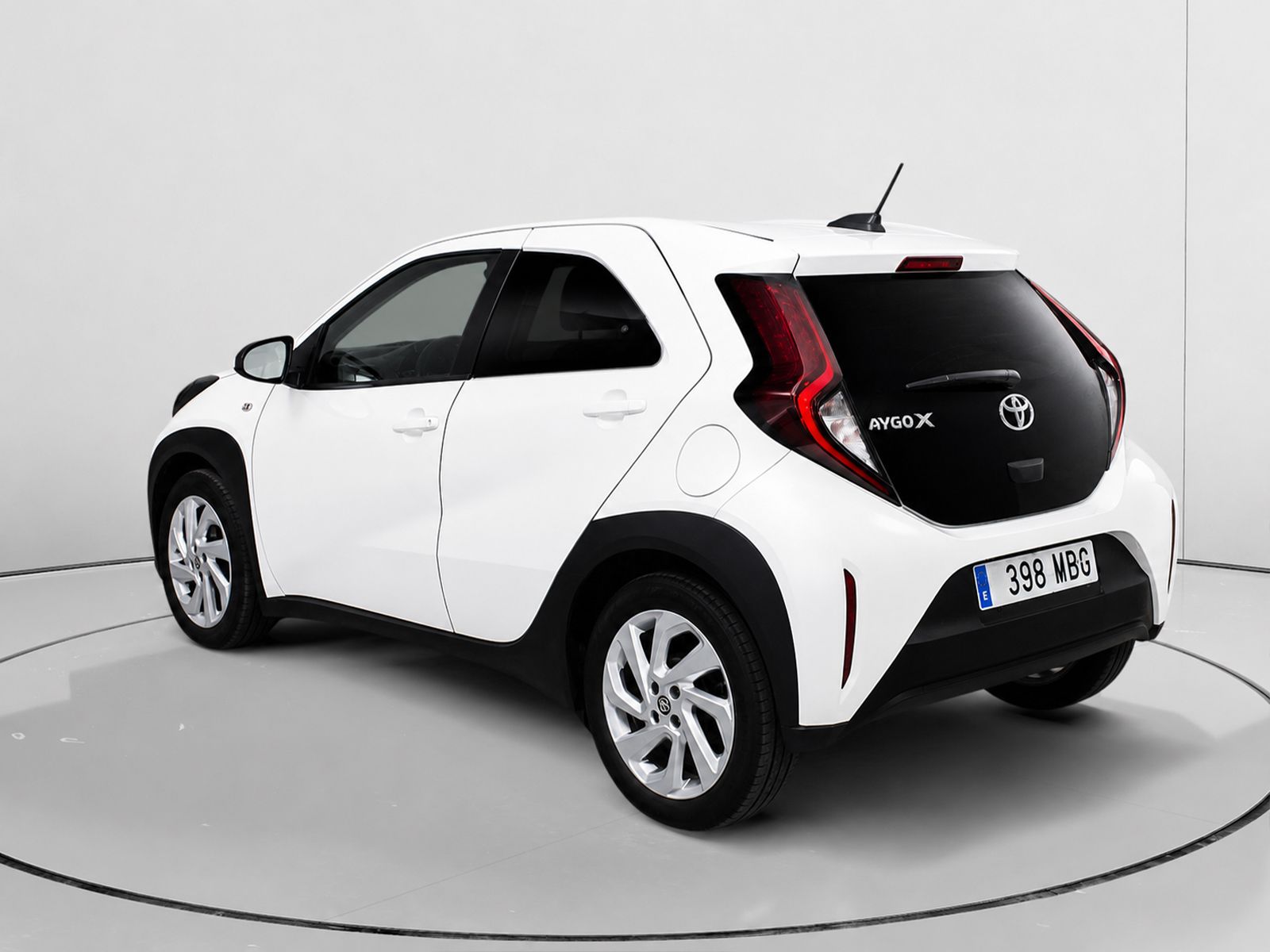 Toyota Aygo X 1.0 VVT-I Undercover CVT - foto 5