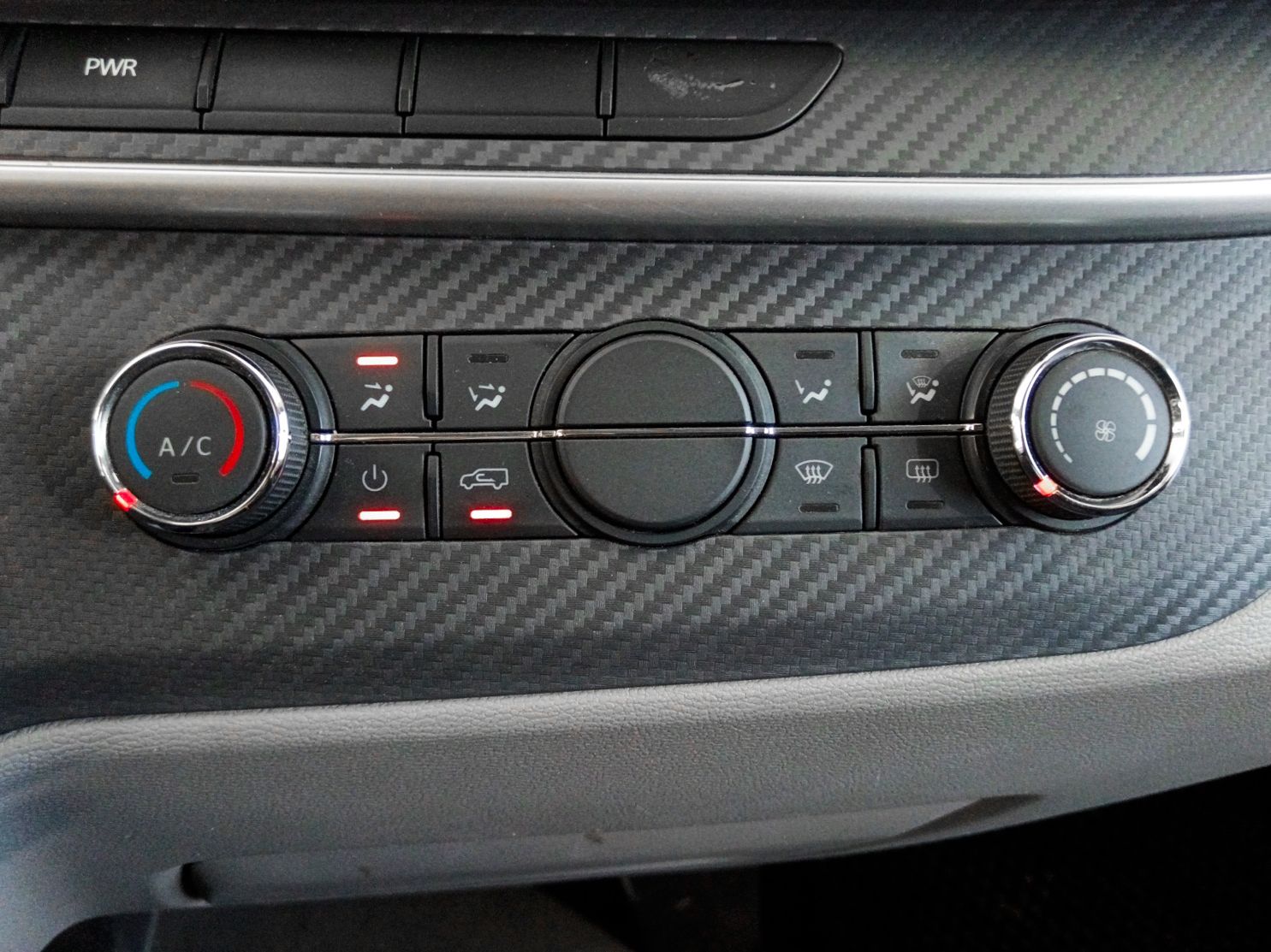 MAXUS Deliver 9 2.0D L3H2 Comfort RWD - foto 22