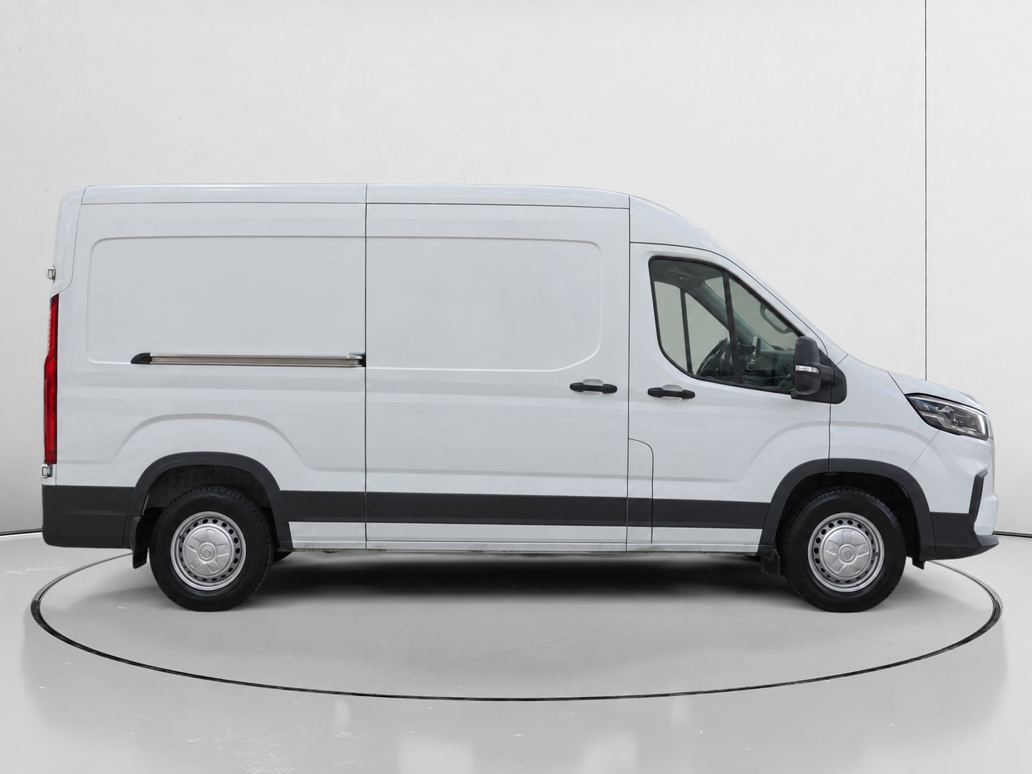 MAXUS Deliver 9 2.0D L3H2 Comfort RWD - foto 2