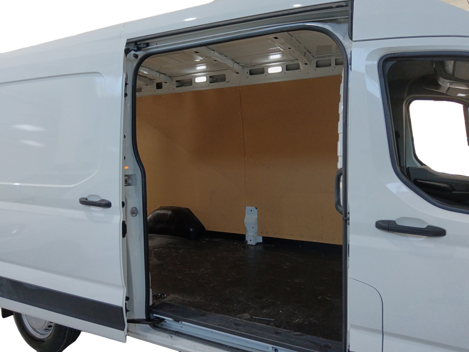 MAXUS Deliver 9 2.0D L3H2 Comfort RWD - foto 13