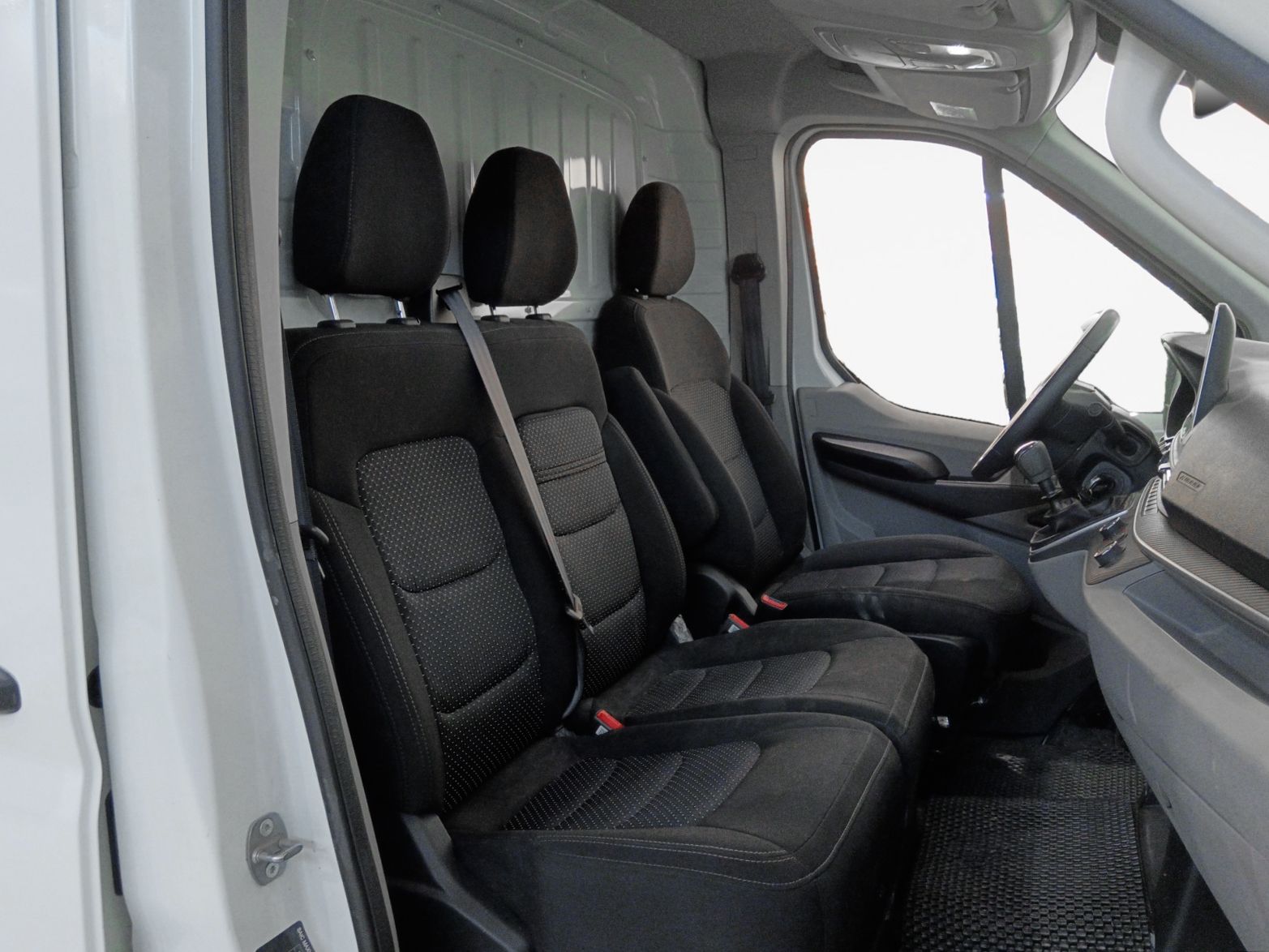 MAXUS Deliver 9 2.0D L3H2 Comfort RWD - foto 12