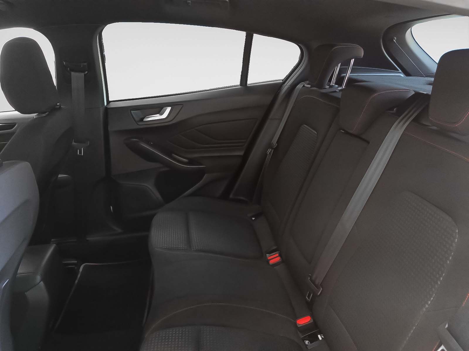 Ford Focus 1.0 EcoBoost MHEV ST-Line X - foto 11