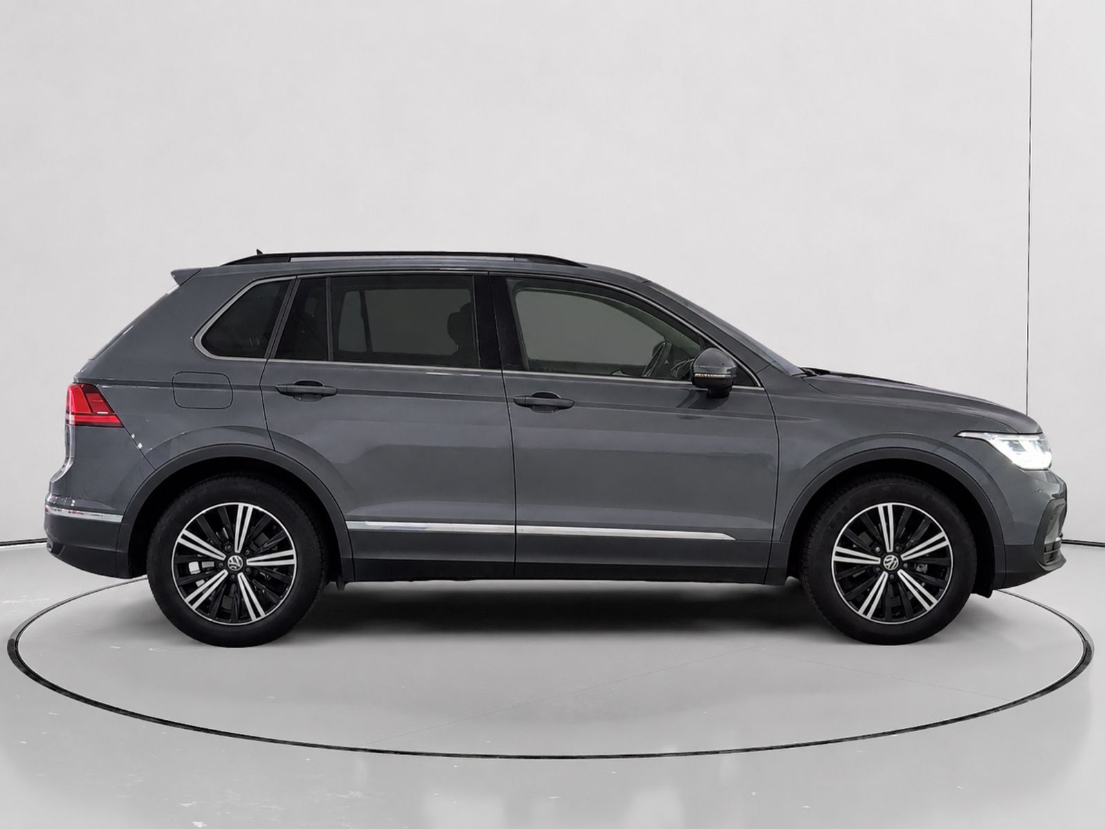 Volkswagen Tiguan Life 2.0 TDI DSG - foto 2