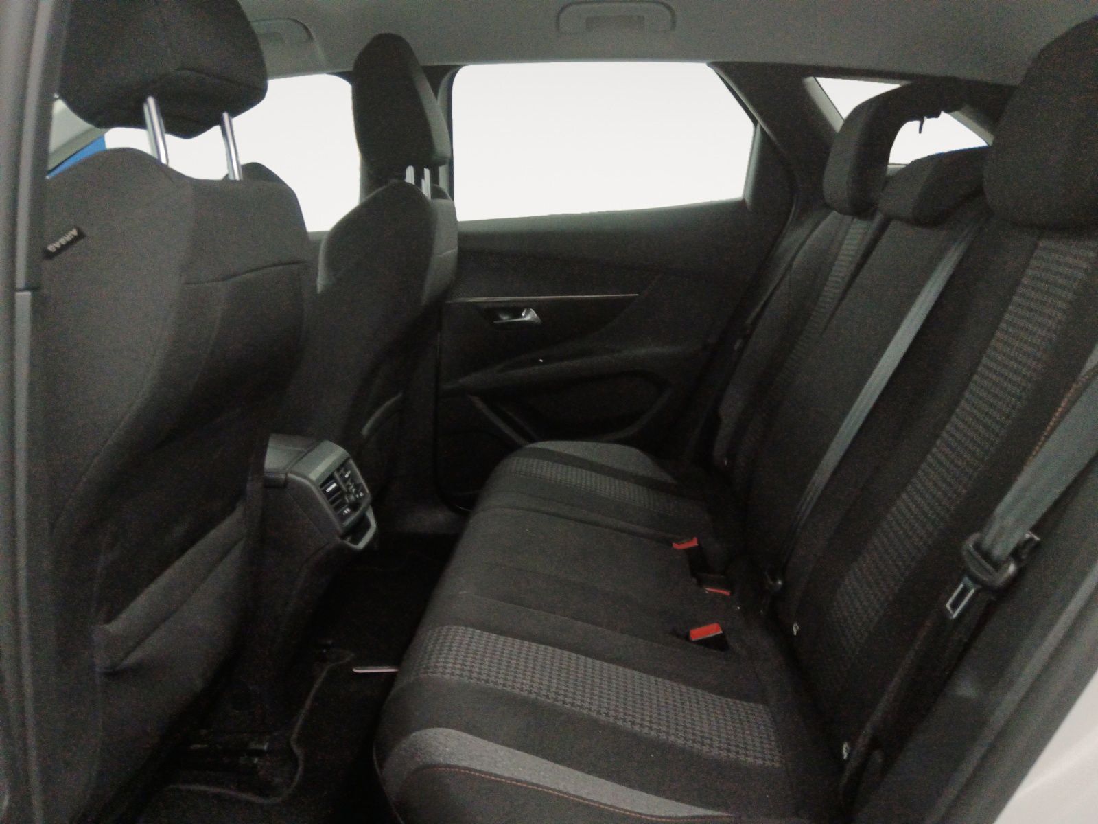 Peugeot 3008 BlueHDi 130 Active Pack EAT8 - foto 12