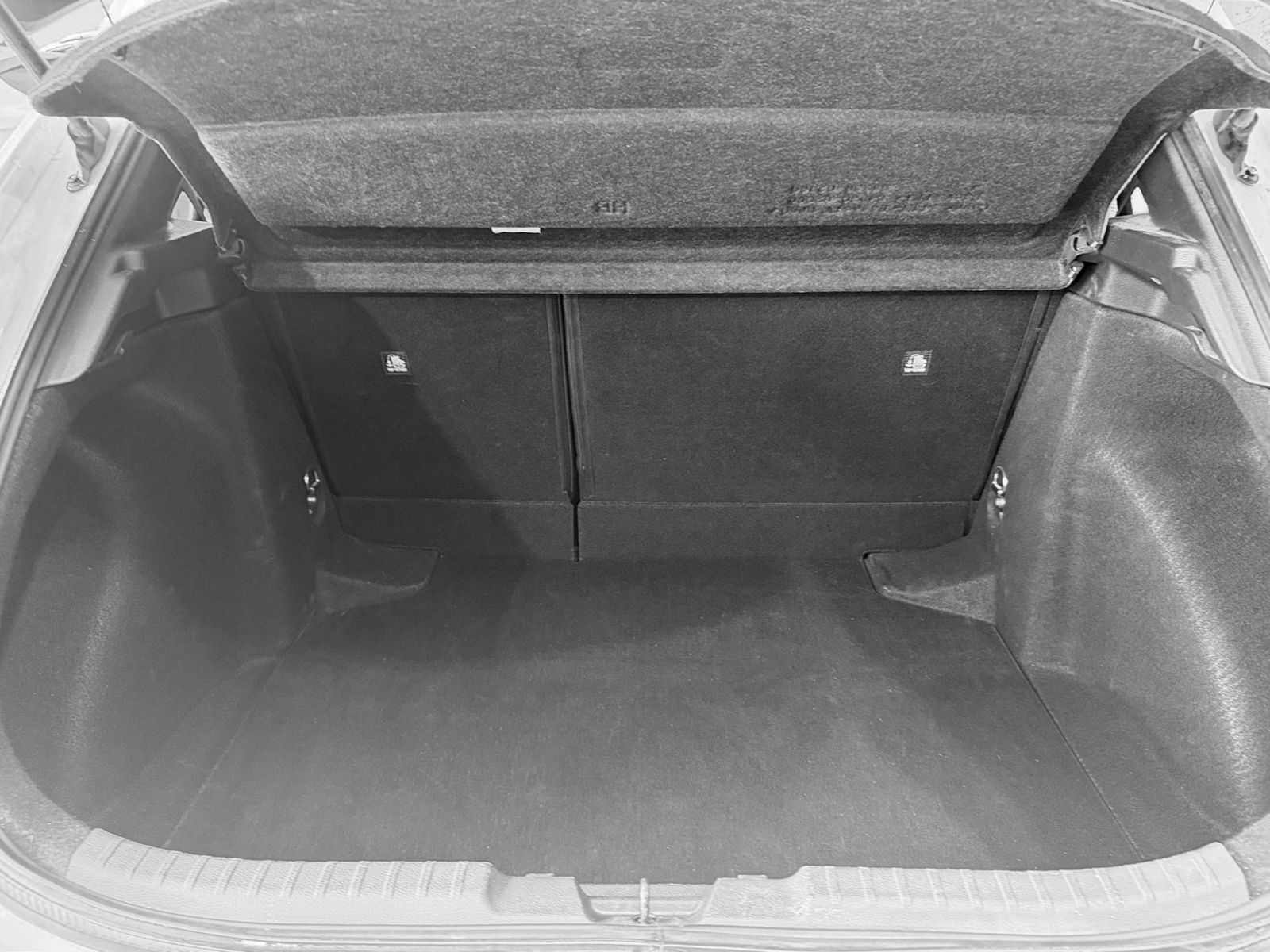 Toyota Corolla 140H Business - foto 13