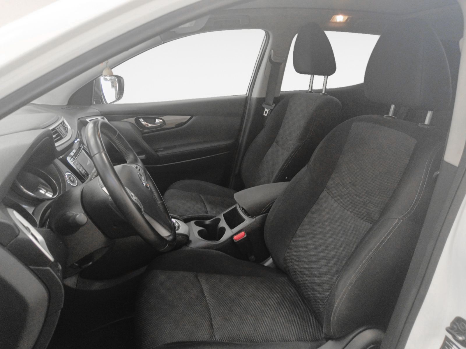 Nissan Qashqai DIG-T 115 Tekna 4x2 - foto 11