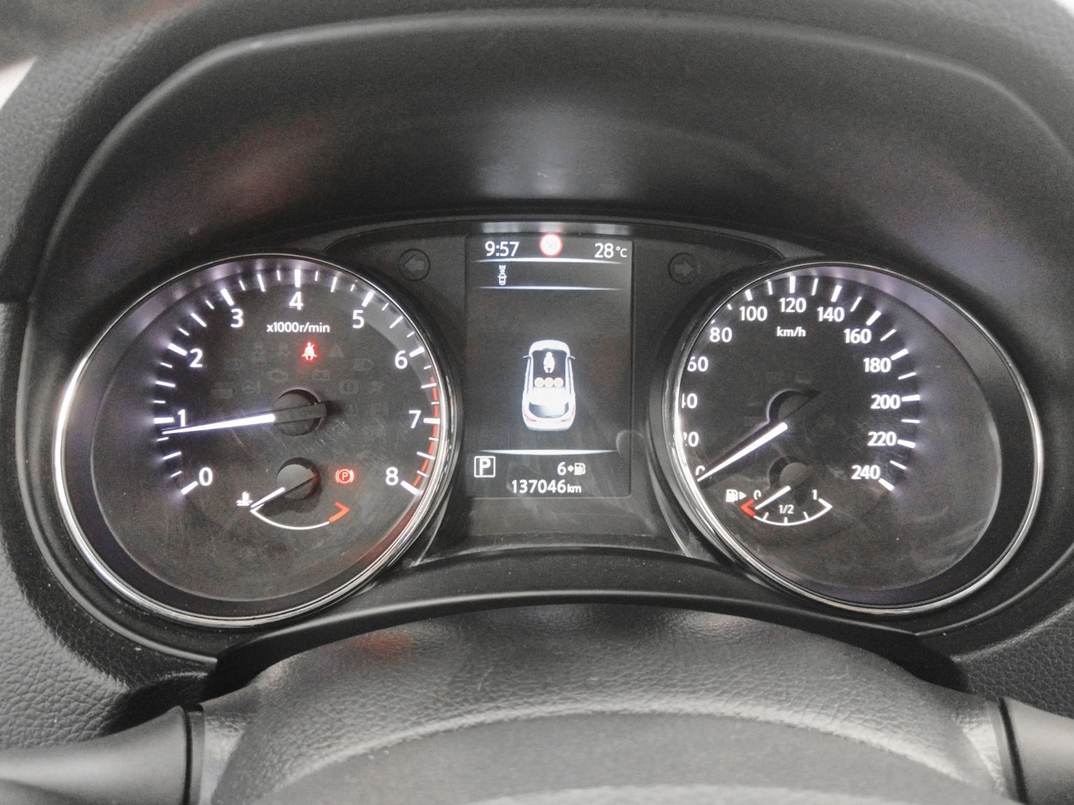 Nissan Qashqai DIG-T 115 Tekna 4x2 - foto 17