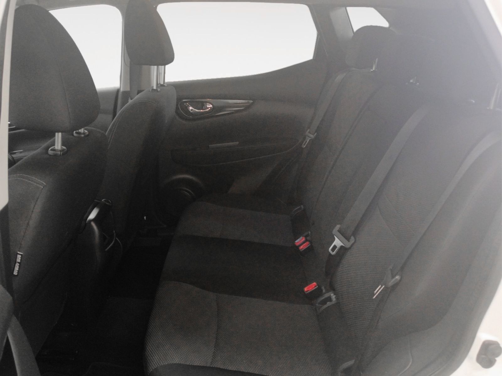 Nissan Qashqai DIG-T 115 Tekna 4x2 - foto 12