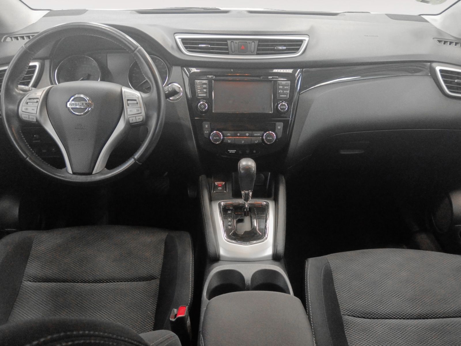 Nissan Qashqai DIG-T 115 Tekna 4x2 - foto 9
