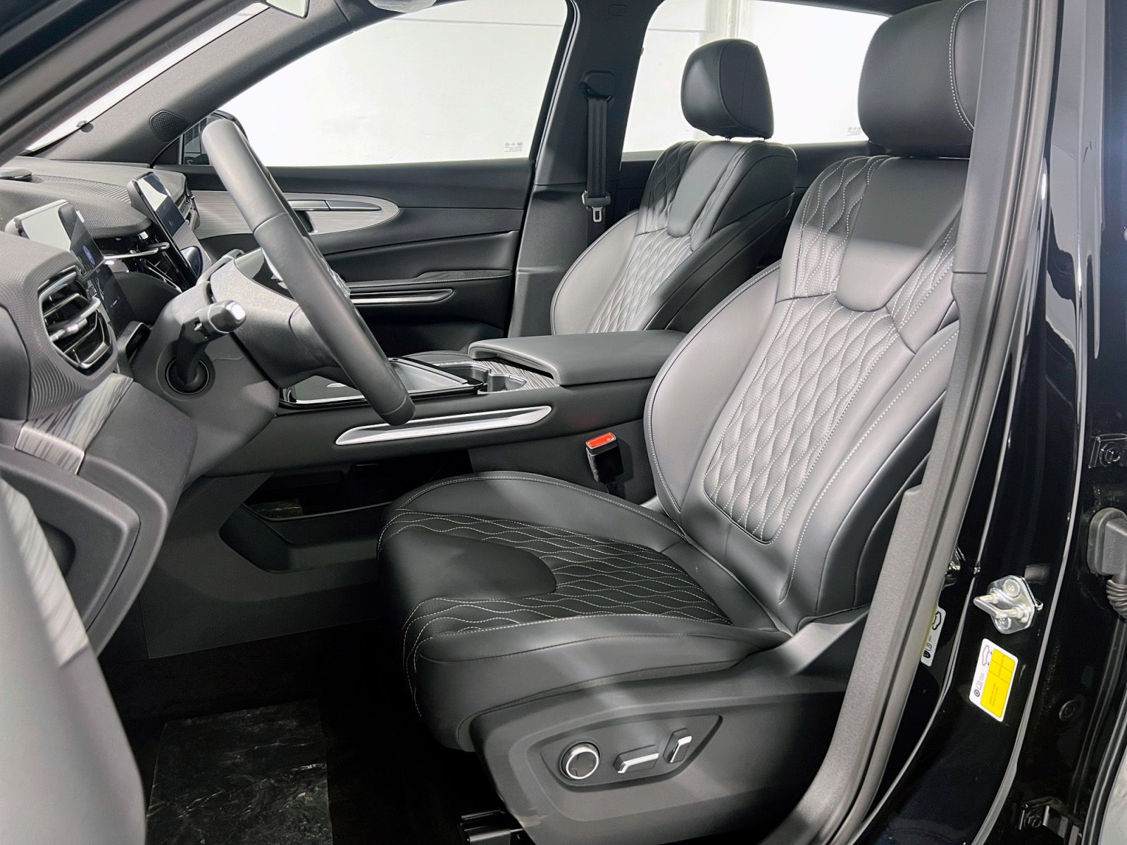 Bestune Joyee 07 1.5T PHEV Premium DCT - foto 24