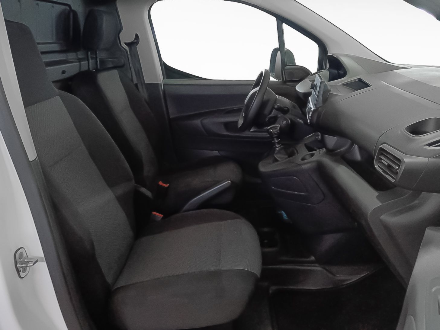 Peugeot Partner Furgon BlueHDi 100 Standard 600kg - foto 10