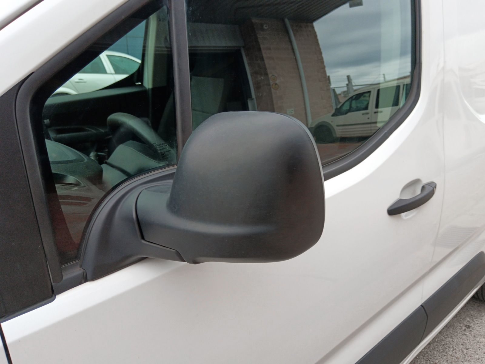 Peugeot Partner Furgon BlueHDi 100 Standard 600kg - foto 19