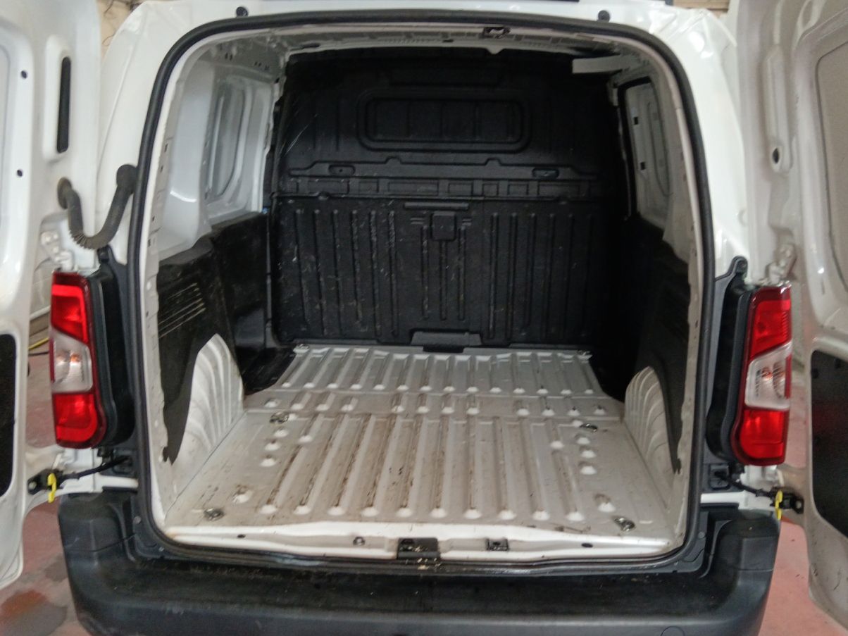 Peugeot Partner Furgon BlueHDi 100 Standard 600kg - foto 12