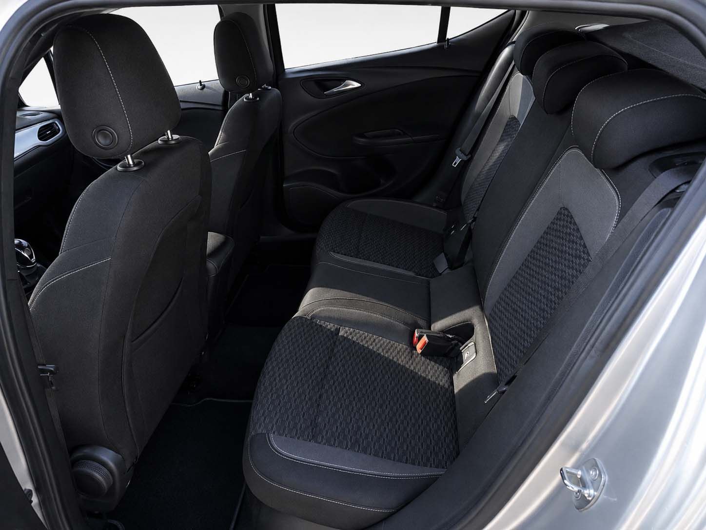 Opel Astra 1.2 Turbo SHL GS Line - foto 12