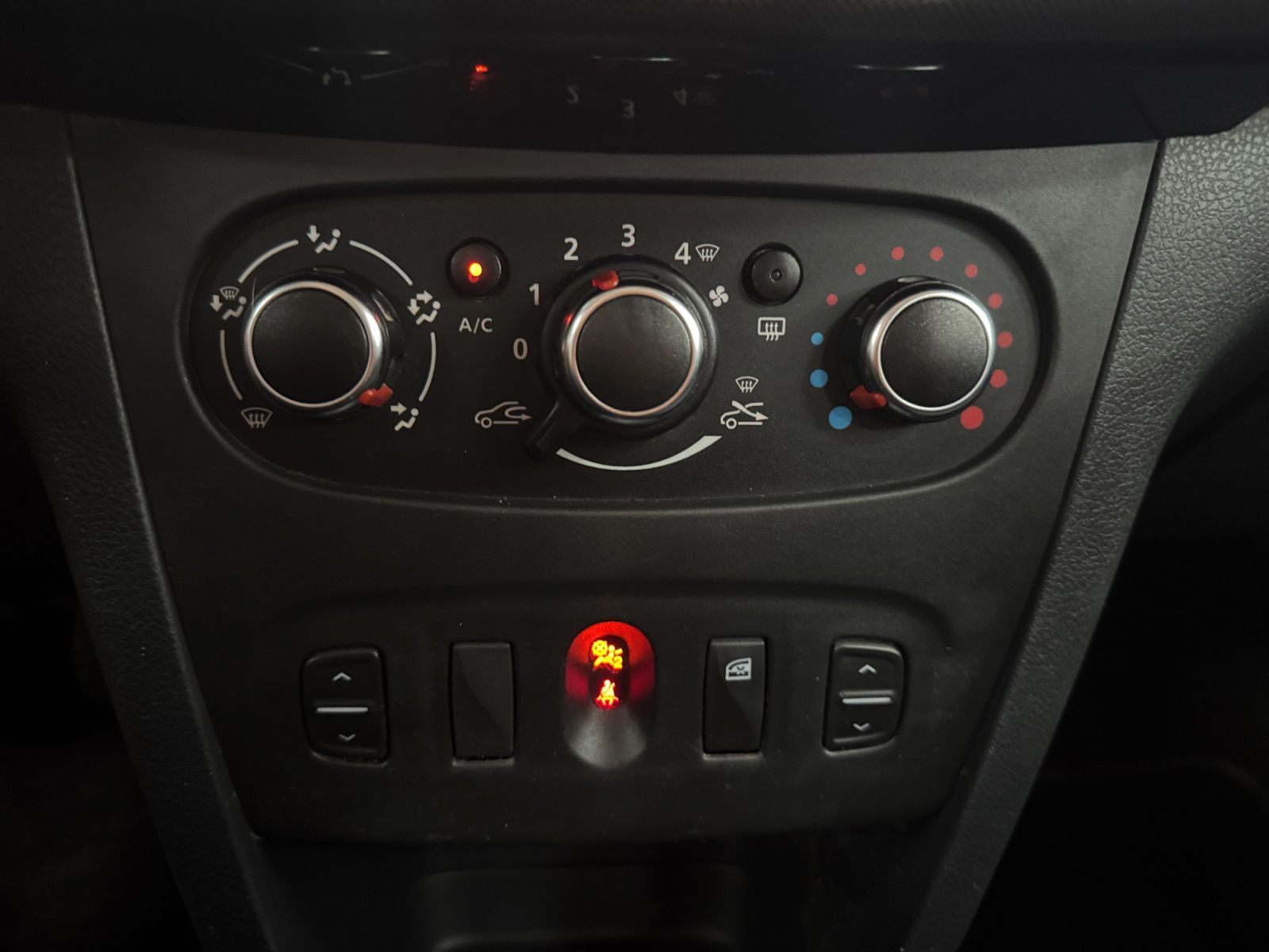 Dacia Sandero Comfort Blue dCi - foto 18