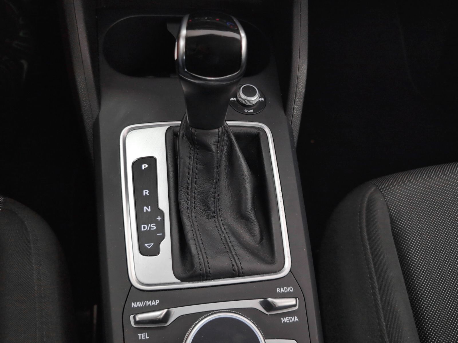 Audi Q2 Advanced 30 TDI S tronic - foto 16