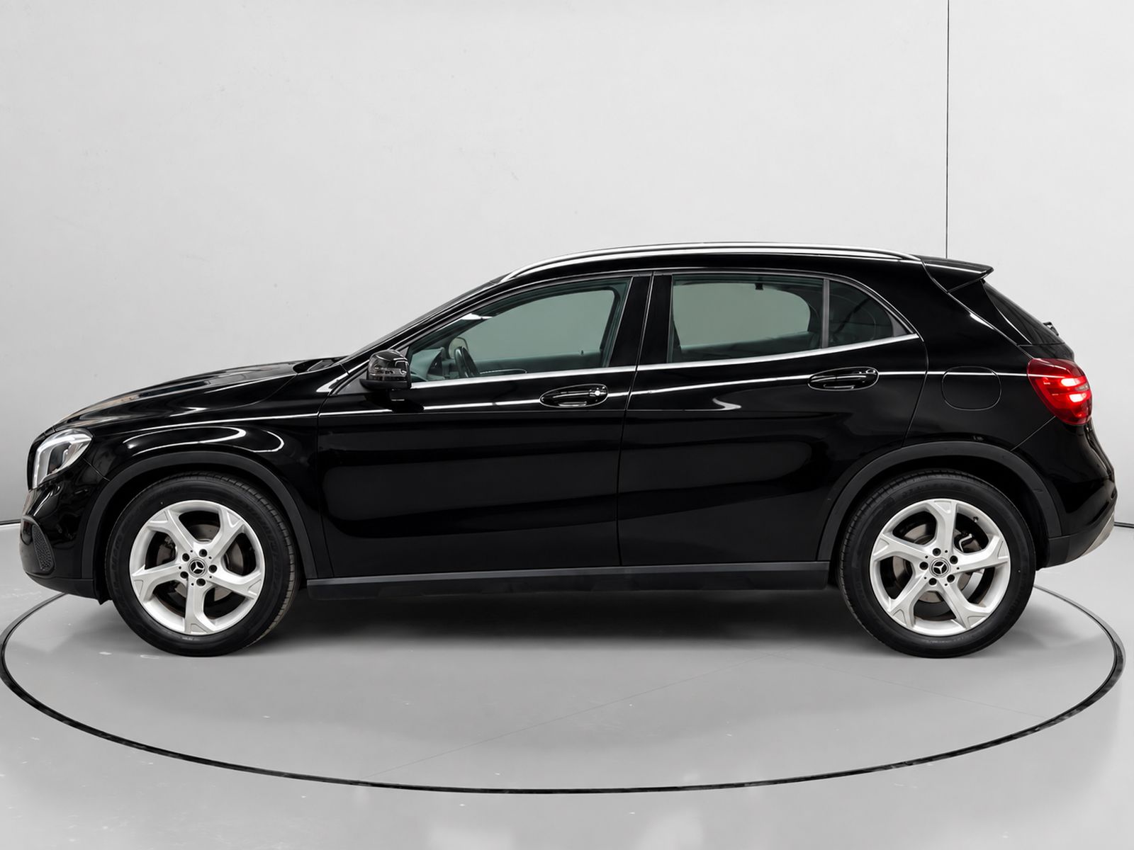 Mercedes-Benz GLA 200 d - foto 6