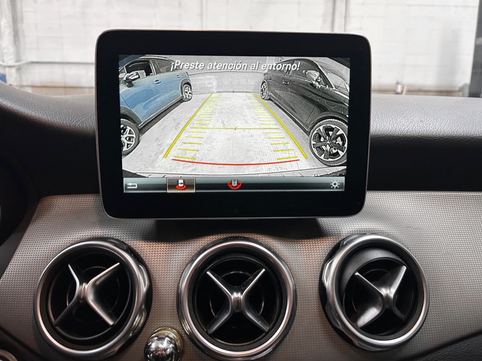 Mercedes-Benz GLA 200 d - foto 21