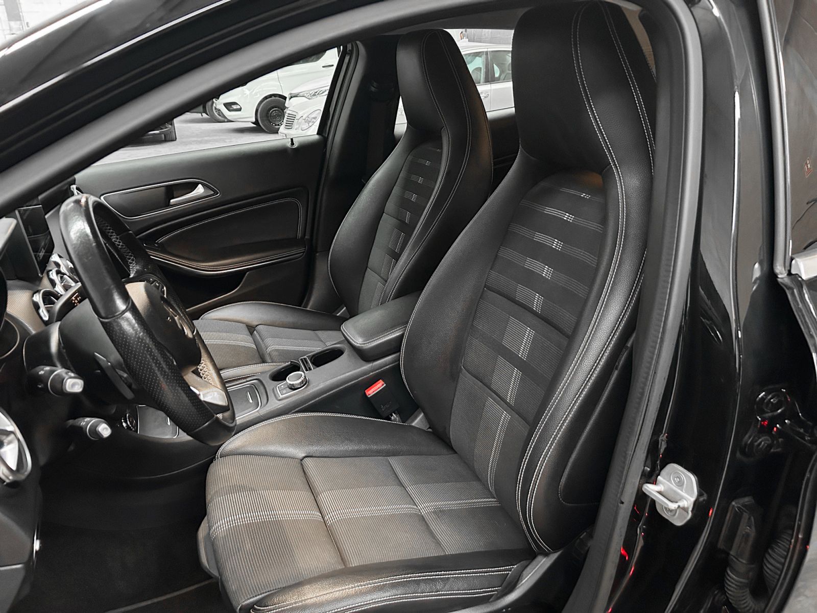 Mercedes-Benz GLA 200 d - foto 23