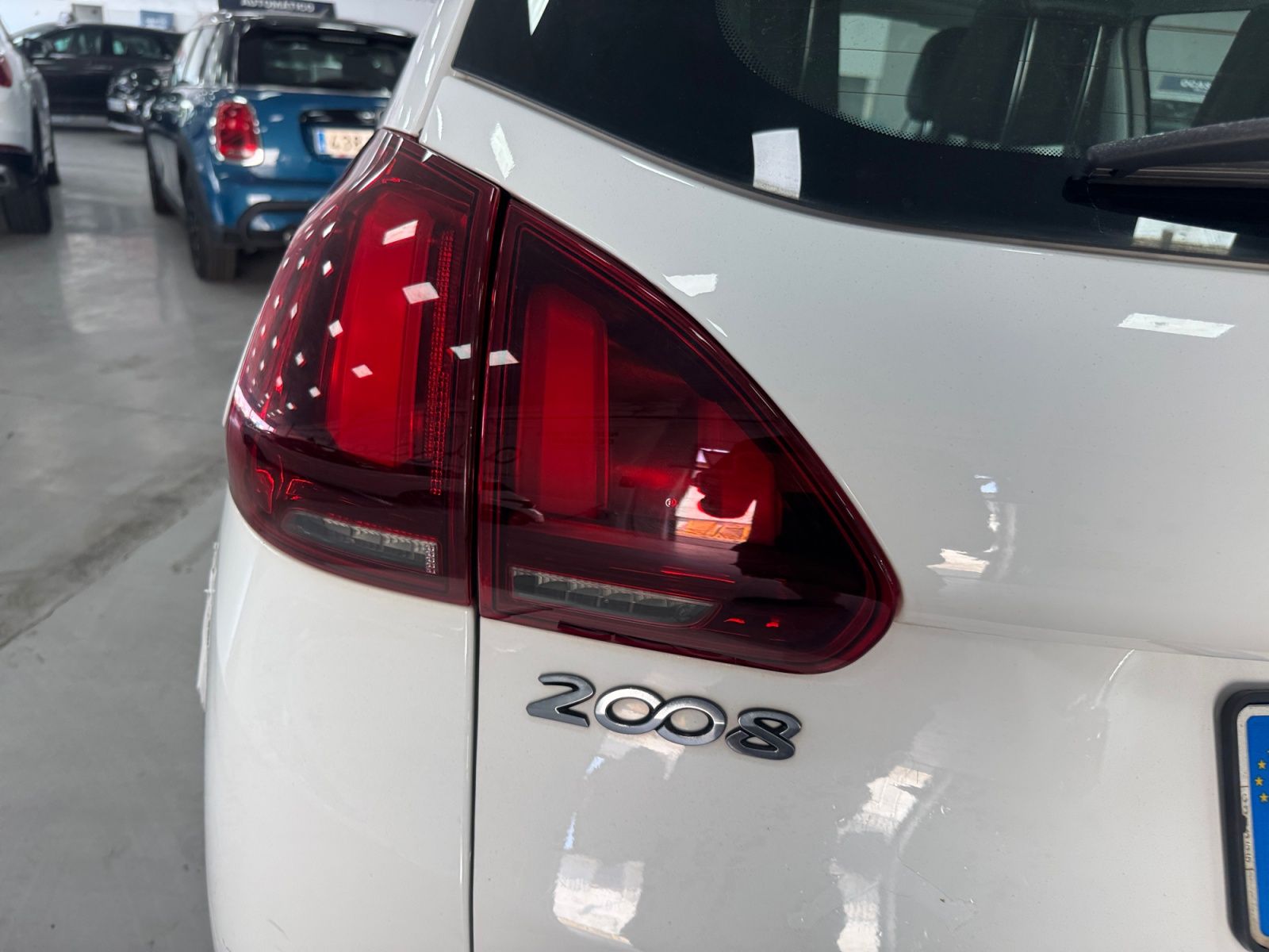 Peugeot 2008 PureTech 110 Allure EAT6 - foto 25