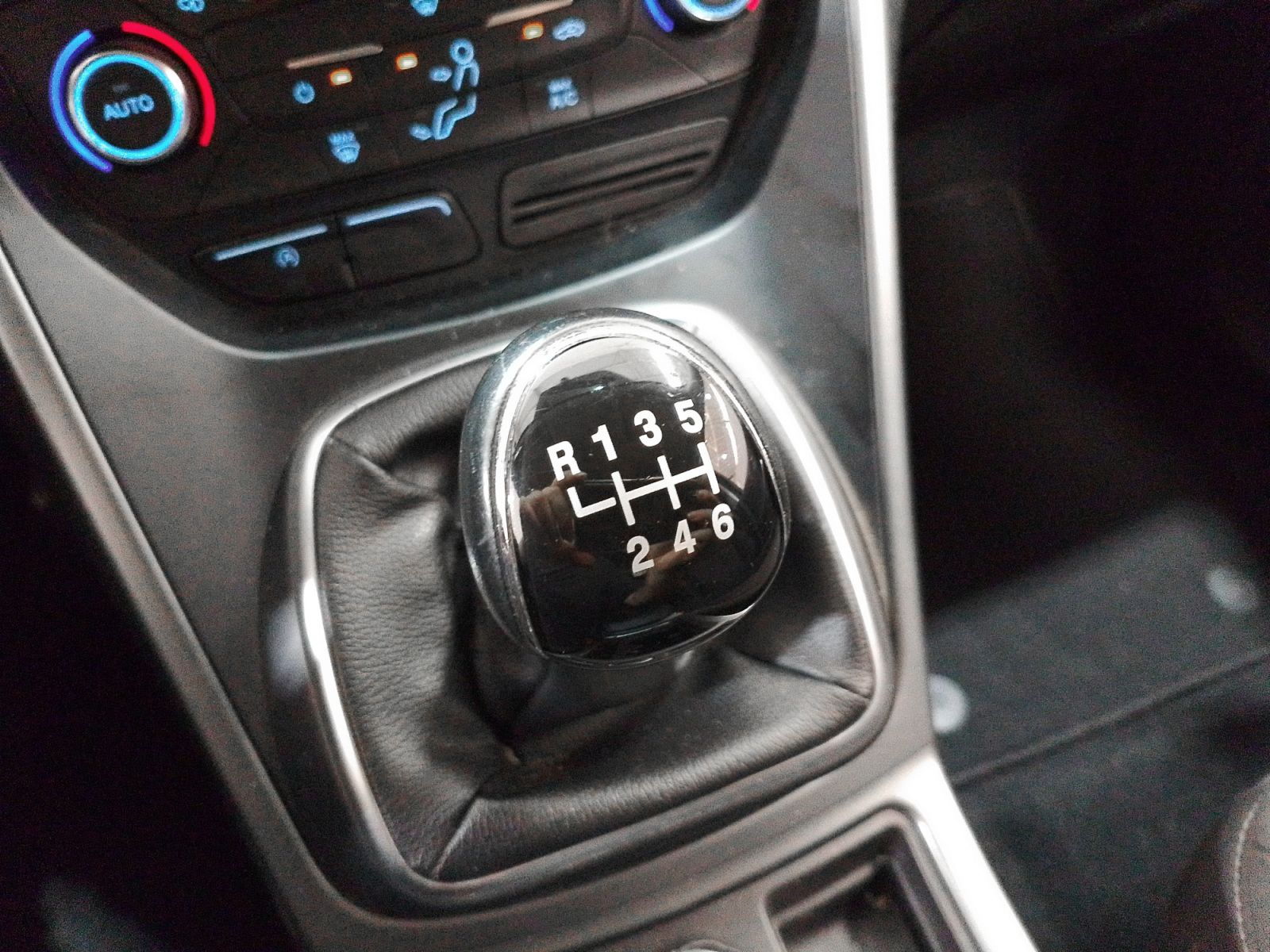 Ford Kuga 1.5 EcoBoost Trend+ 4x2 - foto 15