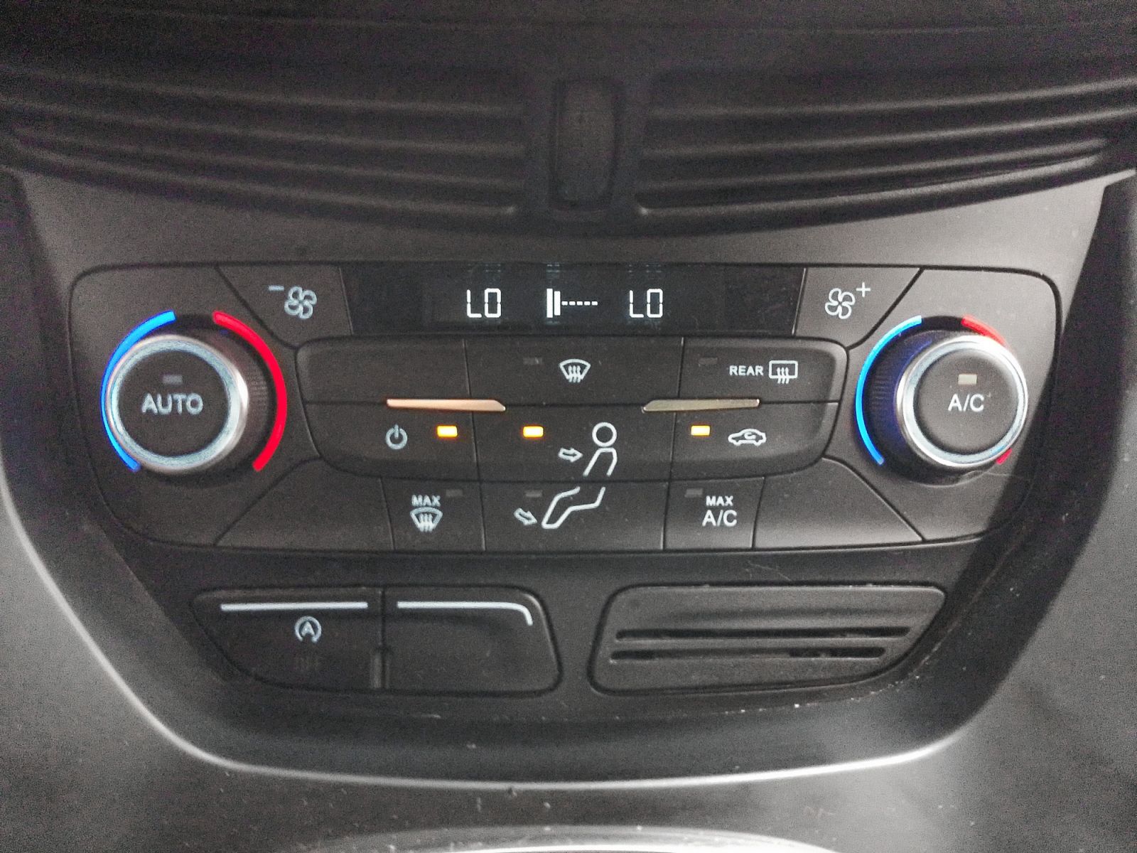 Ford Kuga 1.5 EcoBoost Trend+ 4x2 - foto 22