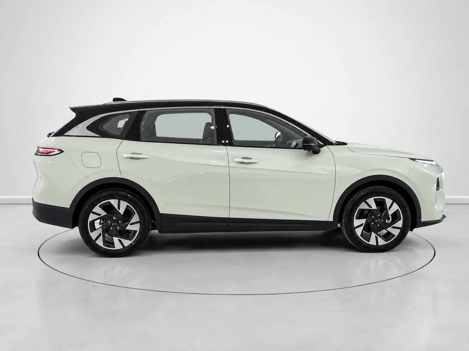 Bestune Joyee 07 1.5T PHEV Premium DCT - foto 2