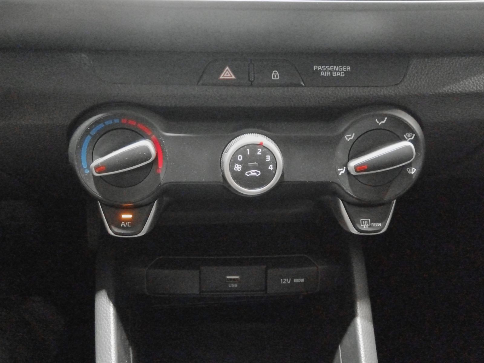 Kia Stonic 1.0 T-GDi MHEV iMT Concept - foto 19
