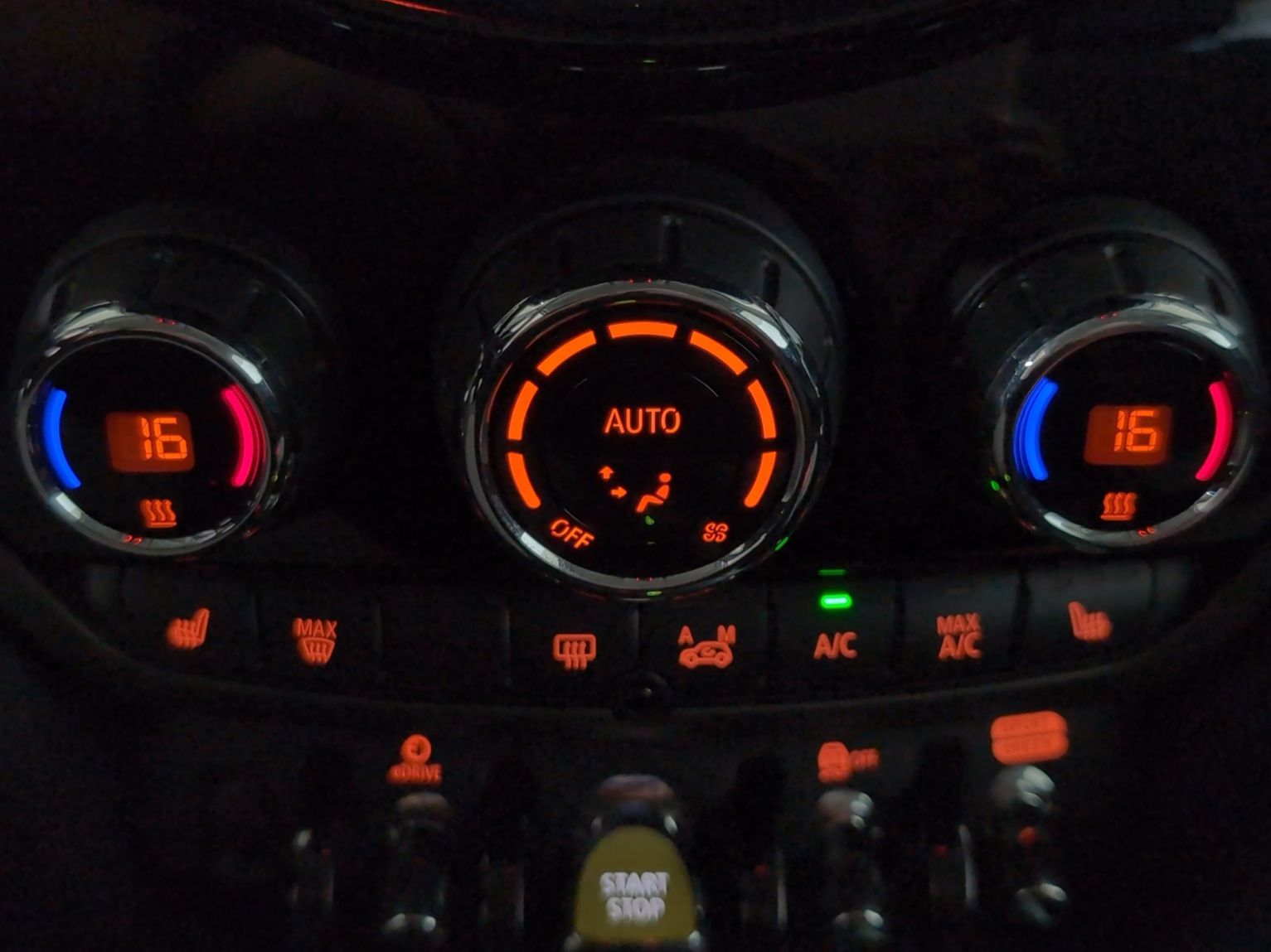 MINI Cooper S E ALL4 - foto 22